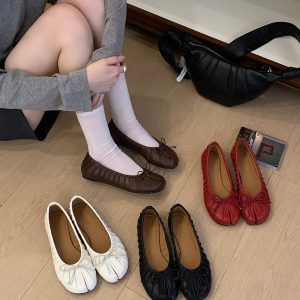 Ballet Style Split Toe Shoes Women 2026 Spring New One Shoe Casual Low Top Flat Heel Horse Hoof Shoes Pleated Craft
