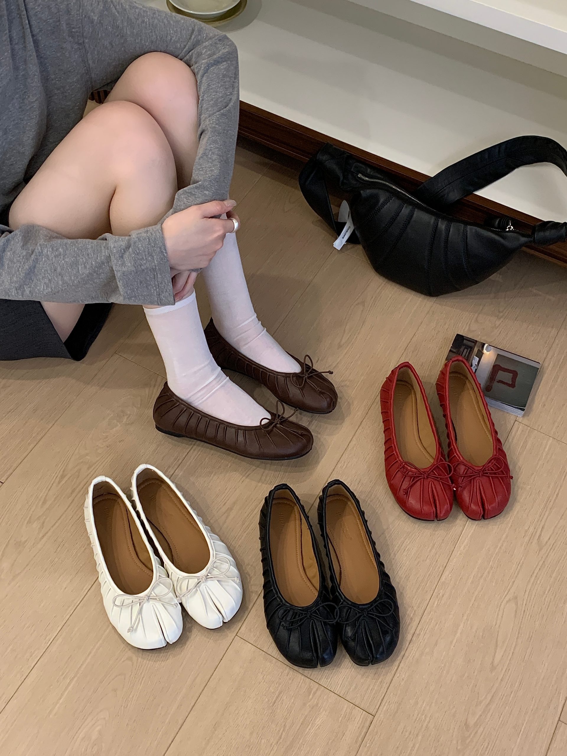 Ballet Style Split Toe Shoes Women 2026 Spring New One Shoe Casual Low Top Flat Heel Horse Hoof Shoes Pleated Craft
