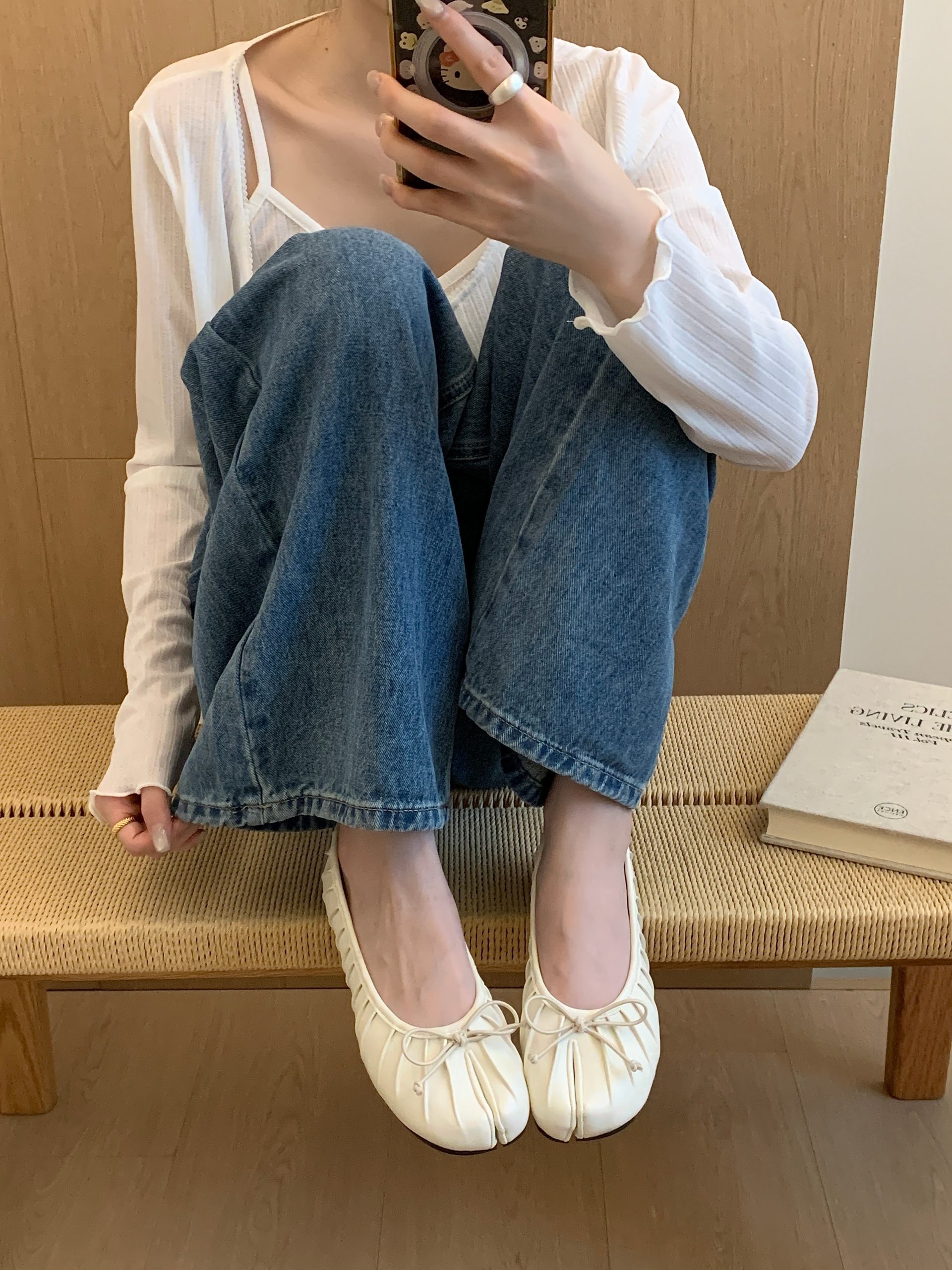 Ballet Style Split Toe Shoes Women 2026 Spring New One Shoe Casual Low Top Flat Heel Horse Hoof Shoes Pleated Craft - Image 2