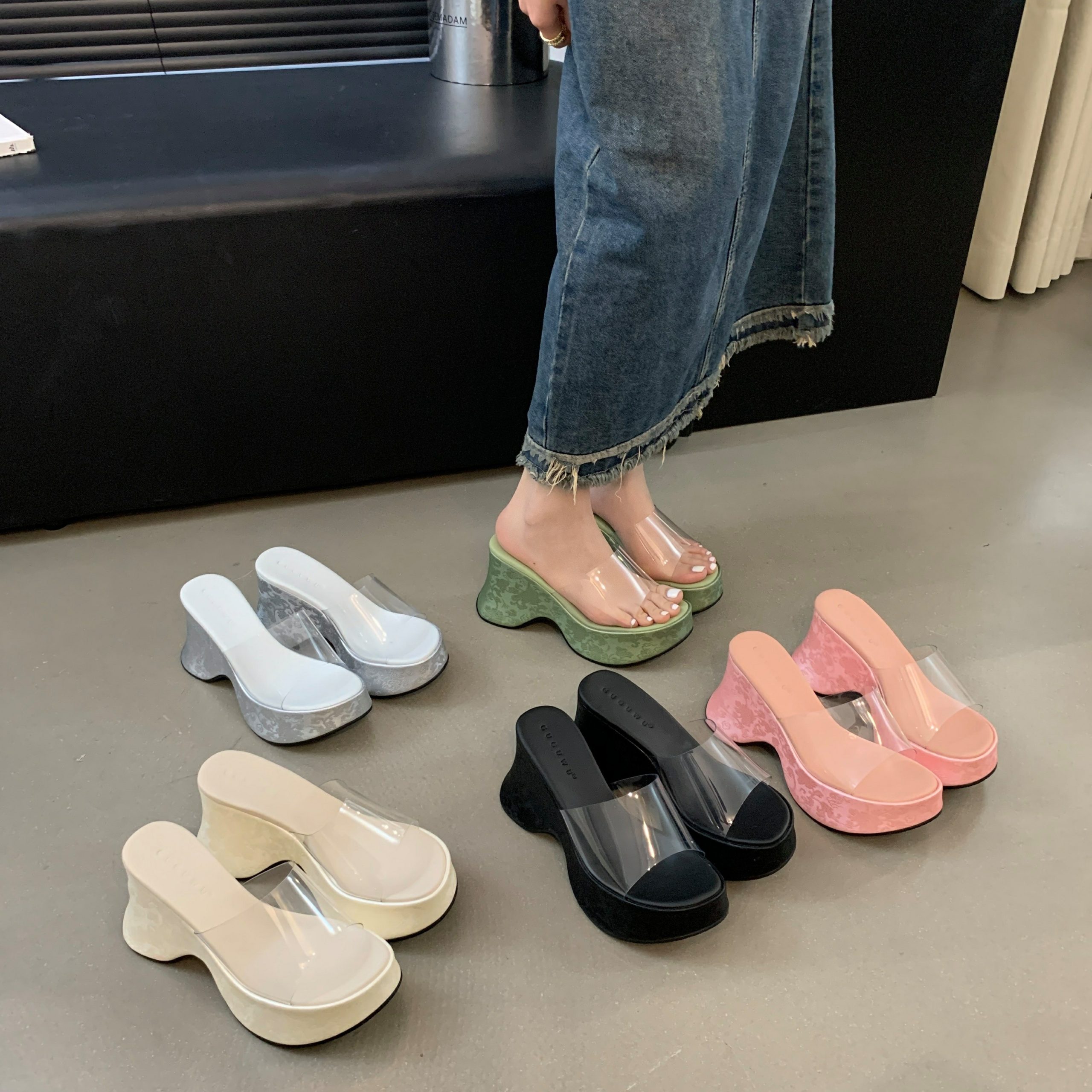 Designer Chunky Sole Transparent Gold Casual One-Strap Open-Toe Slippers for Women Summer Platform Sandals
