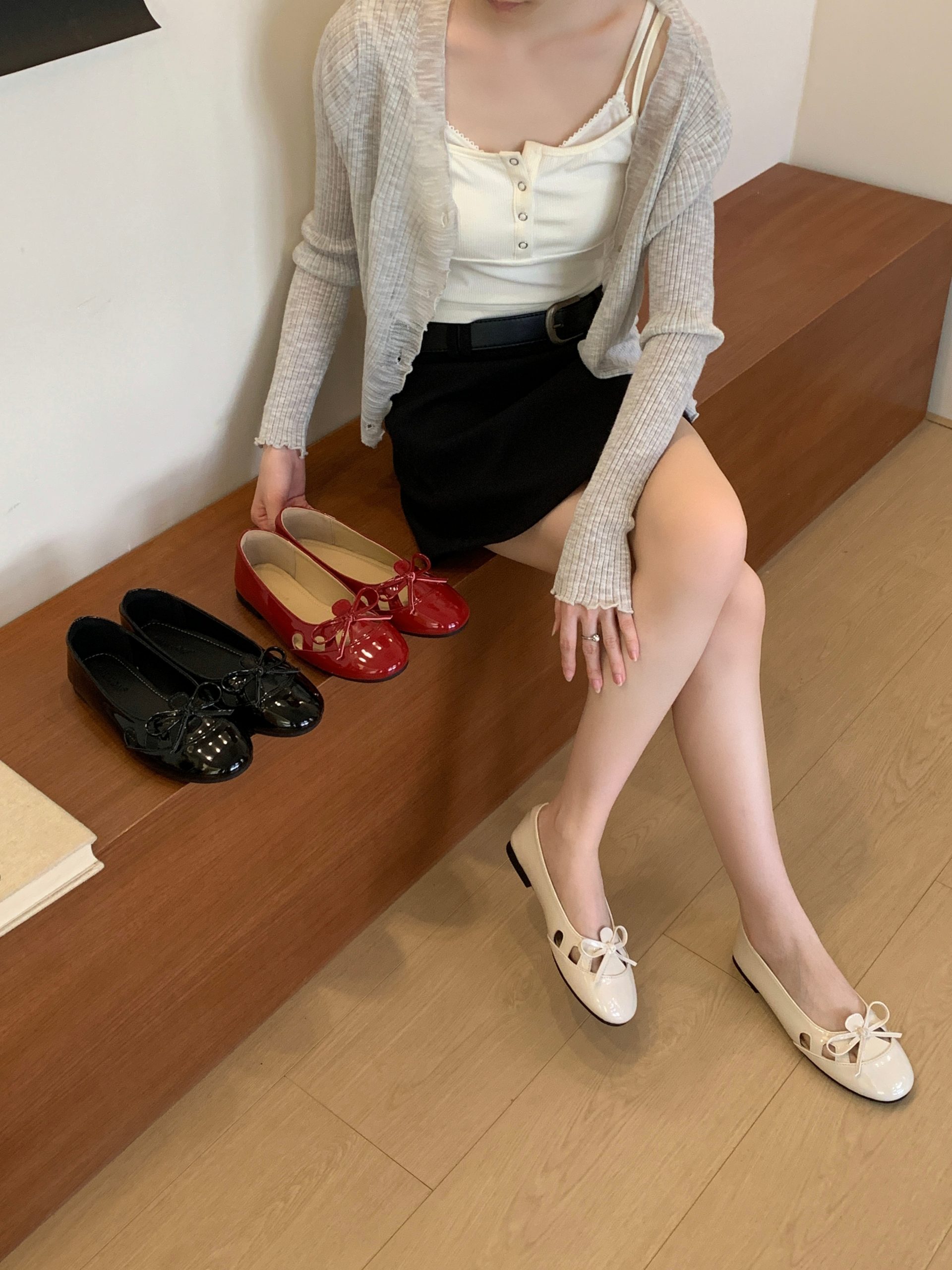 French Sweet Round Toe Bow Hollow Shallow Mouth Flat Shoes Women's Commute Slip-On Mary Jane Shoes