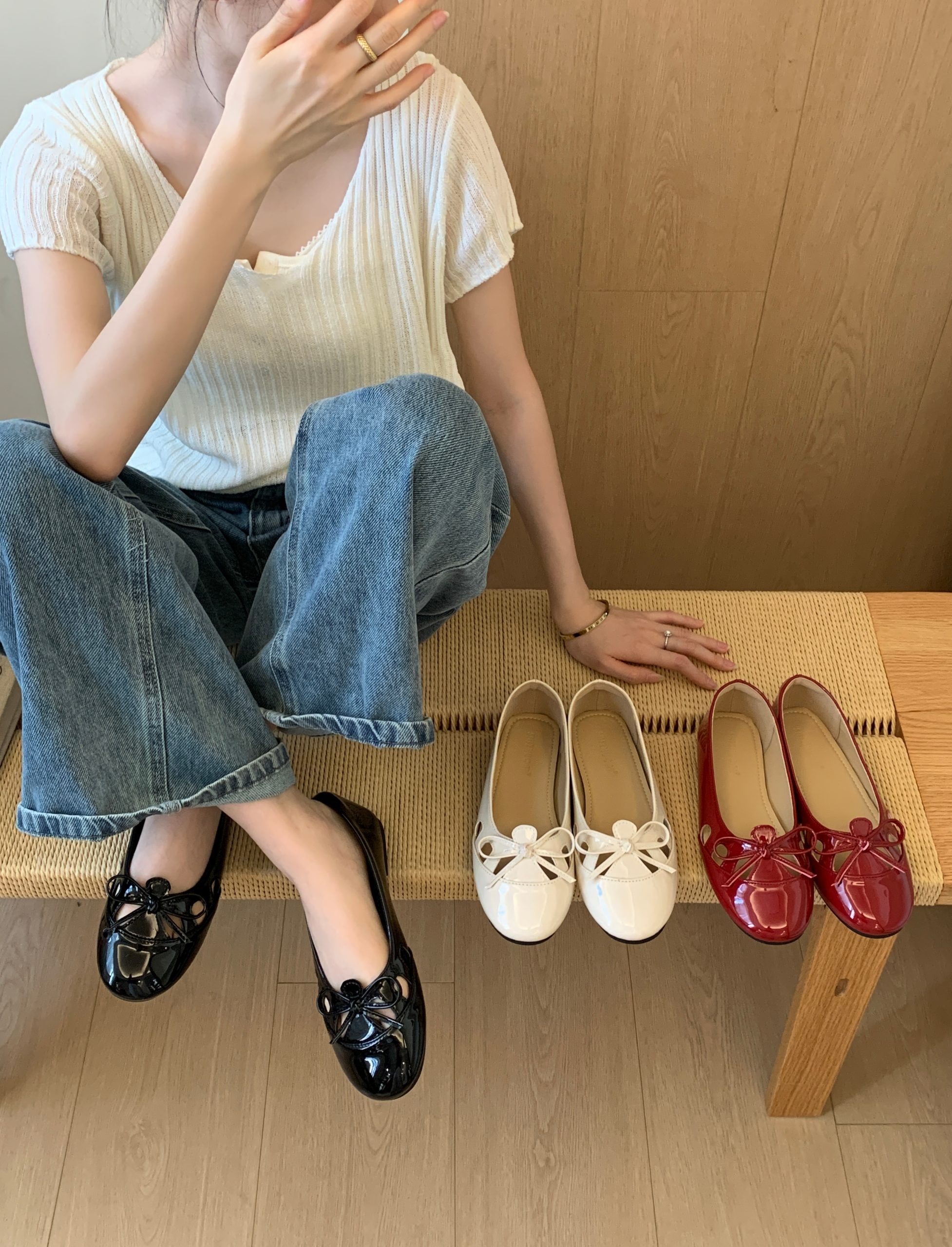 French Sweet Round Toe Bow Hollow Shallow Mouth Flat Shoes Women's Commute Slip-On Mary Jane Shoes - Image 4