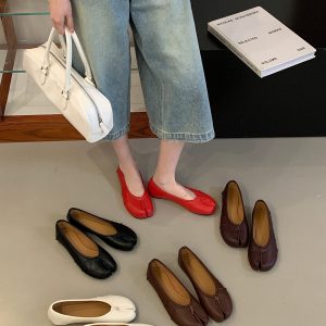 Tabi Split Toe Shoes Women 2026 Summer New Real Leather French Flat Ballet Horse Hoof Shoes Shallow Mouth Flat Shoes