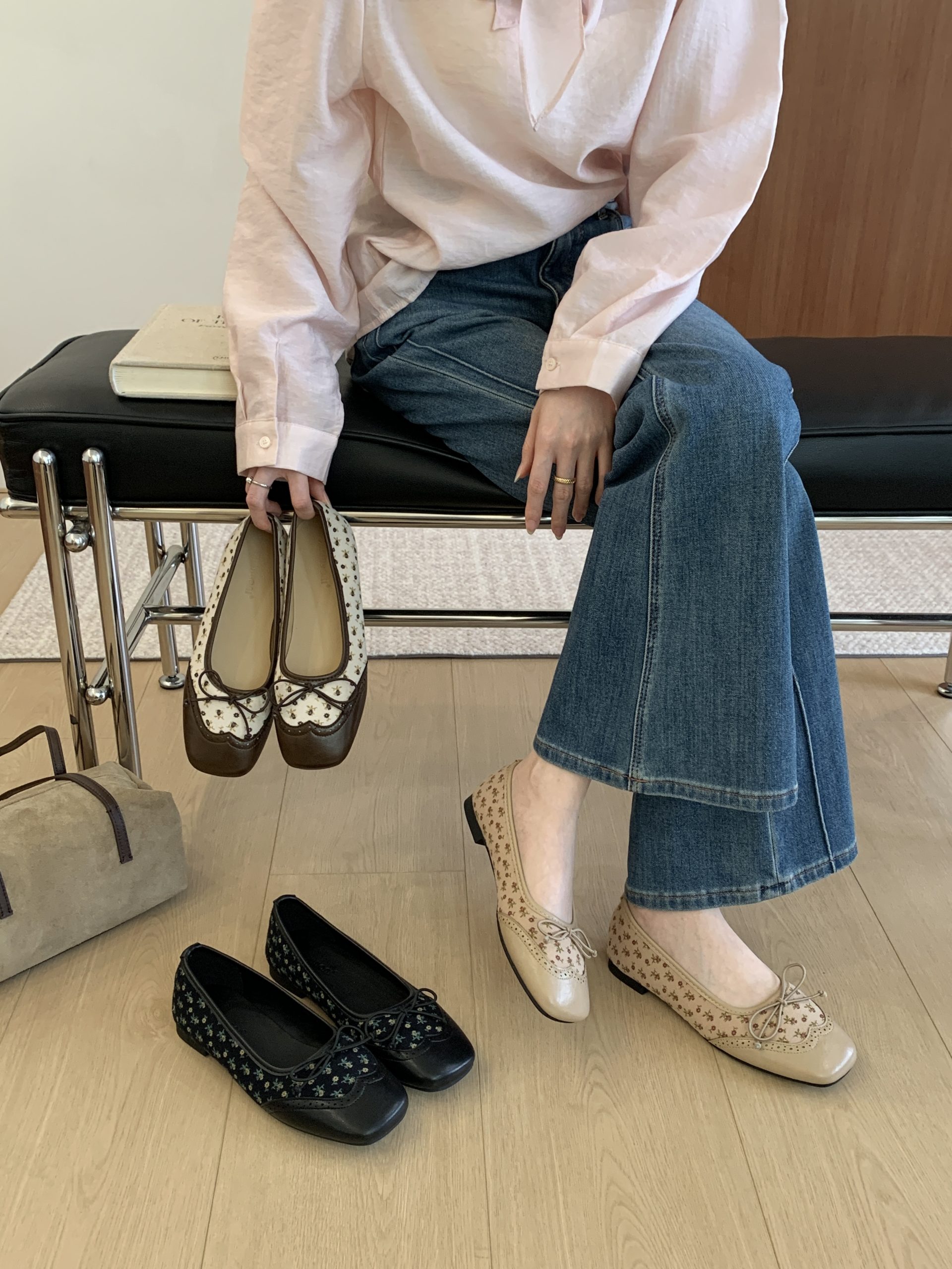 Vintage Square Toe Bow Flat Shoes for Women - PU Leather Slip-On Comfortable Grandmother Shoes