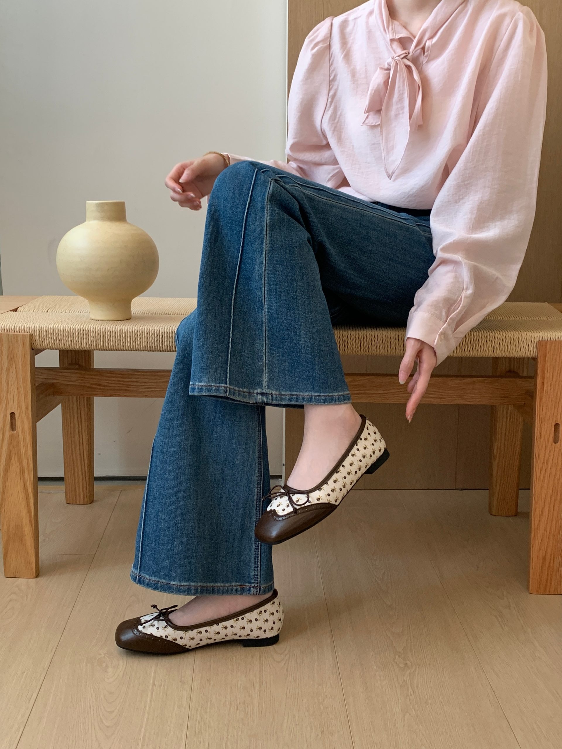 Vintage Square Toe Bow Flat Shoes for Women - PU Leather Slip-On Comfortable Grandmother Shoes - Image 2